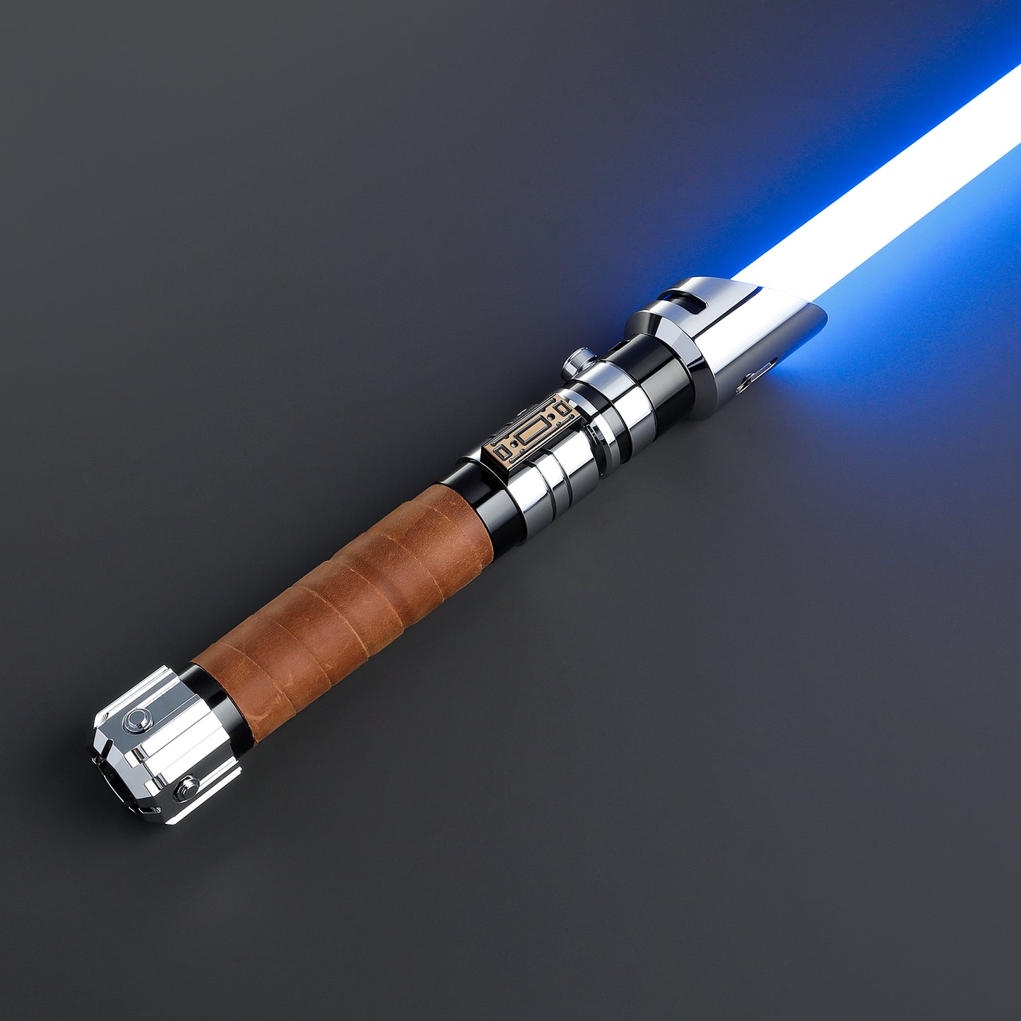 StarKiller Combat 1 lightsaber with radiant glow – Battle Sabers