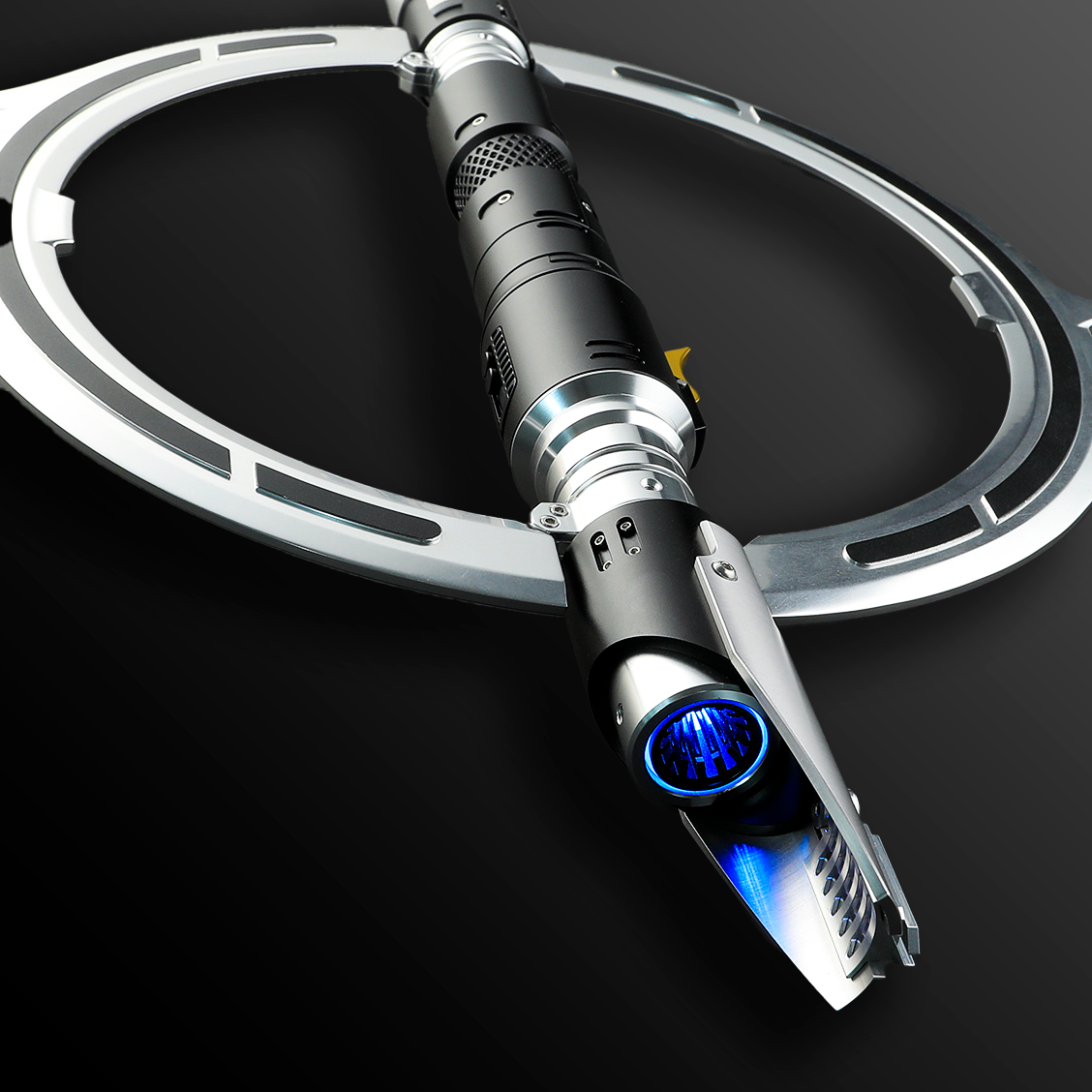 Master Kelleran BEQ-inspired lightsaber with green glowing blade – Battle Sabers